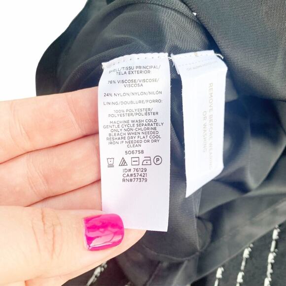 Ann Taylor Embroidered Peplum Knit Sleeveless Sweater Tank Top Black White XS - Picture 12 of 16